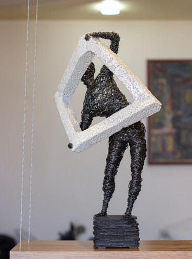 雕塑 标题为“Man with a square 4…” 由Karen Axikyan, 原创艺术品, 金属