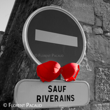Photographie intitulée "Le soutien-Gorge Ro…" par Florent Pacaud, Œuvre d'art originale, Photographie numérique
