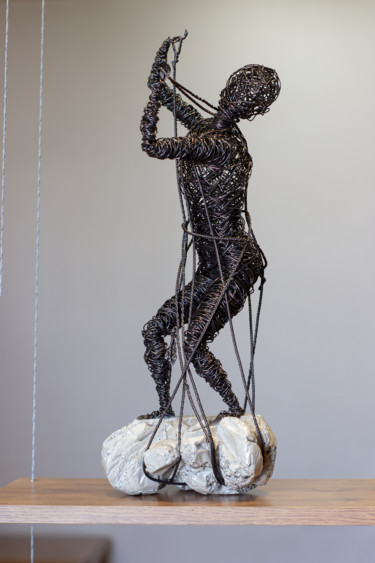 Struggle 50x16x18 4kg iron, concrete 雕塑 标题为“Struggle 50x16x18 4…” 由Karen Axikyan, 原创艺术品, 混凝土