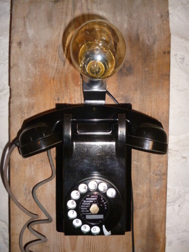 LAMPE APPLIQUE - TELEPHONE BAKELITE 设计 标题为“LAMPE APPLIQUE - TE…” 由Leferailleur02, 原创艺术品, 泛光灯
