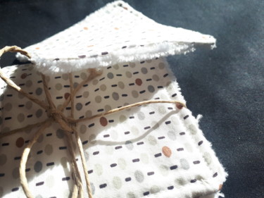 Lingettes bambou blanc et coton mouchetée Art textile intitulée "Lingettes bambou bl…" par Creasoize, Œuvre d'art originale, Tissu