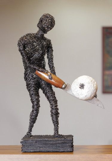 On a knife blade 42x25x12 2.5kg iron, tufa, perlite 雕塑 标题为“On a knife blade 42…” 由Karen Axikyan, 原创艺术品, 金属