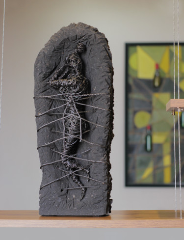Sleeping Beauty 50x19x12 8kg iron, tufa 雕塑 标题为“Sleeping Beauty 50x…” 由Karen Axikyan, 原创艺术品, 金属