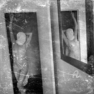 Photographie intitulée "L'âme des fantômes…" par Alliet-Delacroix, Œuvre d'art originale, Photographie argentique Monté sur…
