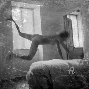 Photographie intitulée "L'âme des fantômes…" par Alliet-Delacroix, Œuvre d'art originale, Photographie argentique Monté sur…