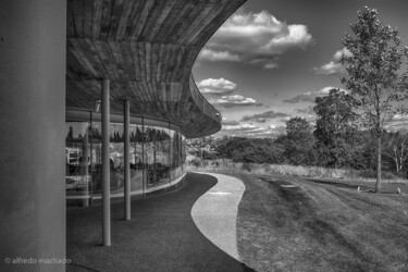 Photography titled "Connecticut Modern" by Alfredo Machado Zingg, Original Artwork, Digital Photography