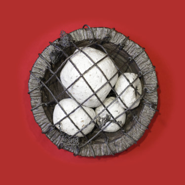 Prohibited fruit 15x24x24 3.9kg iron, perlite, tufa Sculpture intitulée "Prohibited fruit 15…" par Karen Axikyan, Œuvre d'art originale, Métaux