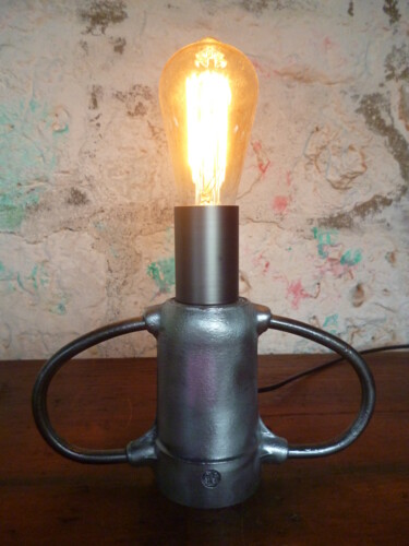 LAMPE BOUCHON BONBONNE " PRIMAGAZ " Design intitulée "LAMPE BOUCHON BONBO…" par Leferailleur02, Œuvre d'art originale, Luminaire