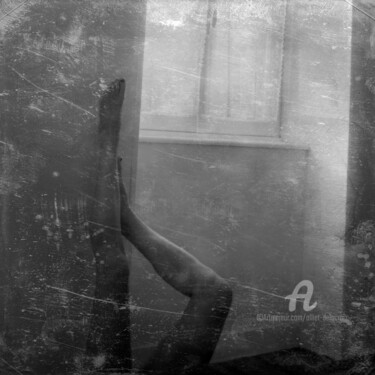 Photographie intitulée "L'âme des fantômes…" par Alliet-Delacroix, Œuvre d'art originale, Photographie argentique Monté sur…