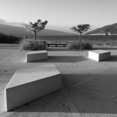 La place de Duingt, après Photographie intitulée "La place de Duingt,…" par Camille R., Œuvre d'art originale, Photographie non manipulée