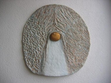 Sculpture intitulée "Prisca" par Lourtis, Œuvre d'art originale, Papier mâché