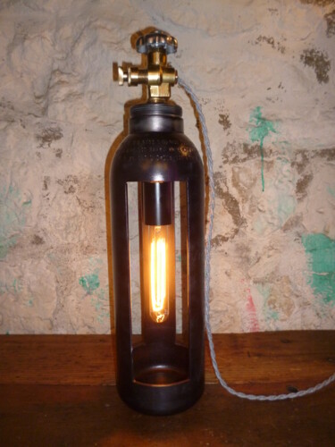 LAMPE BONBONNE GAZ Design titled "LAMPE BONBONNE GAZ" by Leferailleur02, Original Artwork, Luminaire
