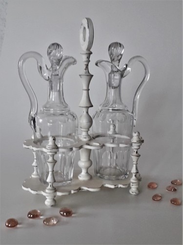 Carafes cristal et son présentoir de table XIXe siècle Design mit dem Titel "Carafes cristal et…" von Lin-Et-Patine, Original-Kunstwerk, Zubehör