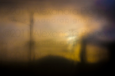 Photography titled "Dusk On Liliha Stre…" by Alexandra Pignon, Original Artwork, Non Manipulated Photography Mounted on Alum…