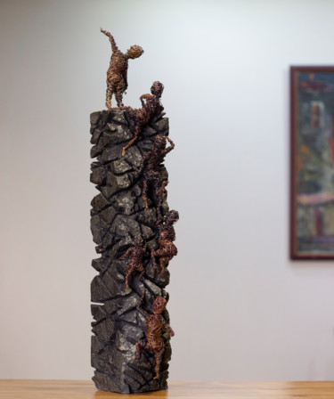 Followers (44x9x8 2.7kg Iron, copper, tufa) Sculptuur getiteld "Followers (44x9x8 2…" door Karen Axikyan, Origineel Kunstwerk, Metalen