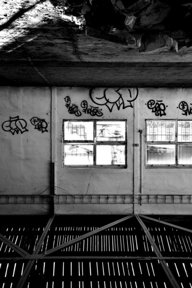 Photography titled "Florenc 13:30" by Pedro Noir, Original Artwork, Digital Photography Mounted on Wood Stretcher frame