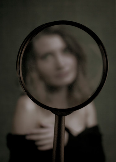 摄影 标题为“Under a magnifying…” 由Larisa Siverina, 原创艺术品, 非操纵摄影