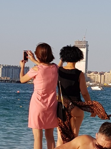 Photographie intitulée "Indifférence Dubaï…" par Carlos Vieira, Œuvre d'art originale, Photographie non manipulée
