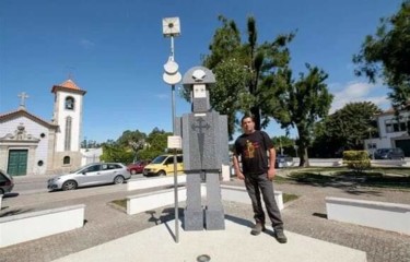 雕塑 标题为“INAUGURAÇÃO” 由Carlos Rodrigues, 原创艺术品, 石