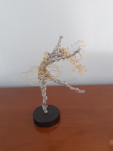 Danseuse fée Léa 雕塑 标题为“Danseuse fée Léa” 由Véronique Degabriel, 原创艺术品, 线