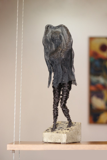 Hiding place (45x12x12 2.1kg iron, concrete) 雕塑 标题为“Hiding place (45x12…” 由Karen Axikyan, 原创艺术品, 混凝土