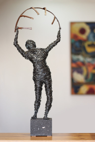 A look from the bars (60x23x13 2.5kg iron, tufa) 雕塑 标题为“A look from the bar…” 由Karen Axikyan, 原创艺术品, 金属