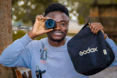 Photographie intitulée "Emmanuel mulumba SBM" par Emmanuel Mulumba, Œuvre d'art originale, Photographie non manipulée