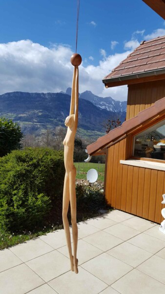 Sculpture titled "Fille au ballon rou…" by Max Bernard, Original Artwork, Wood