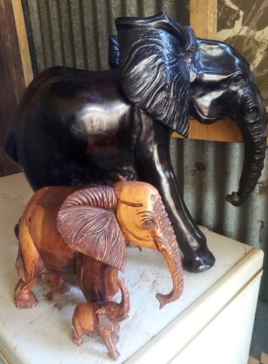 Sculpture intitulée "Ebony Elephant Big…" par Obed Omwange, Œuvre d'art originale, Bois