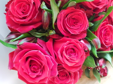 Photographie intitulée "Roses rouges - 2/499" par Carlos Vieira, Œuvre d'art originale, Photographie non manipulée