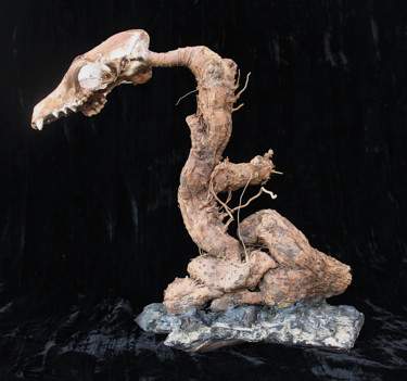 「Dragon de bois」というタイトルの彫刻 Nancy Cardinalによって, オリジナルのアートワーク, ウッド