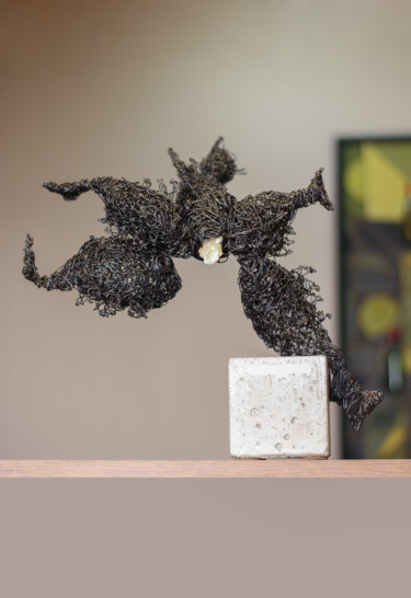 Feast (40x40x30 4.2kg iron, basalt) 雕塑 标题为“Feast (40x40x30 4.2…” 由Karen Axikyan, 原创艺术品, 金属