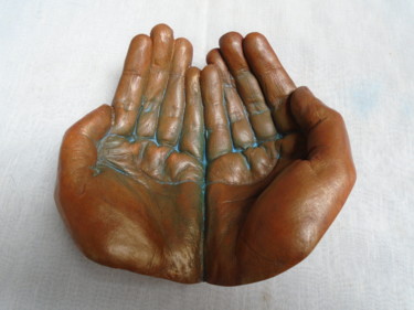 雕塑 标题为“Les mains jointes t…” 由Marie Ruiz, 原创艺术品, 陶瓷