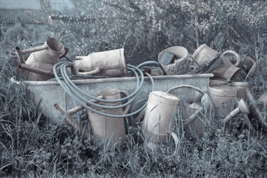 Photographie intitulée "Arrosoirs II" par Jeanpaul Zak, Œuvre d'art originale, Photographie argentique