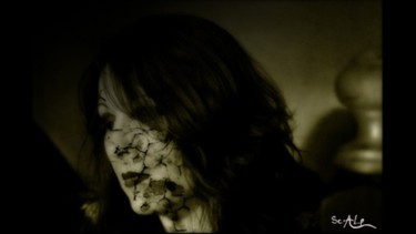 Photographie intitulée "Shiraz Possédée" par Scalp, Œuvre d'art originale