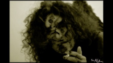 Photographie intitulée "Ariane Smoke" par Scalp, Œuvre d'art originale