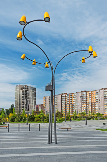 Photographie intitulée "Street LED lamp in…" par Art$Art, Œuvre d'art originale, Photographie numérique