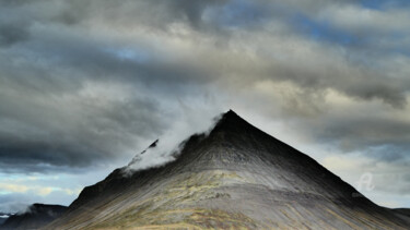 Photography titled "Walking on the Moon" by Hélène Tourbine, Original Artwork, Digital Photography Mounted on Metal