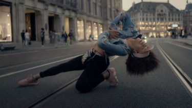 Fotografía titulada "Gaby Rockin Amsterd…" por Ot, Obra de arte original, Fotografía digital