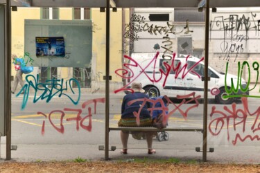 摄影 标题为“at bus station” 由Alen Gurovic, 原创艺术品, 非操纵摄影