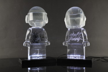 Daft PUNK EPILOGUE TRANSPARENT ATELIER 雕塑 标题为“Daft PUNK EPILOGUE…” 由Vincent Sabatier (VerSus), 原创艺术品, 树脂