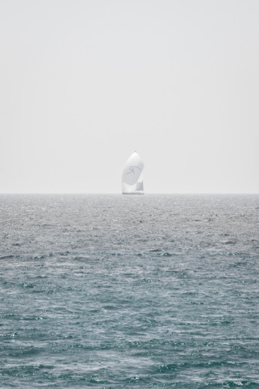 Fotografia zatytułowany „Lonely sailing ship” autorstwa Magdalena Mienko, Oryginalna praca, Fotografia cyfrowa