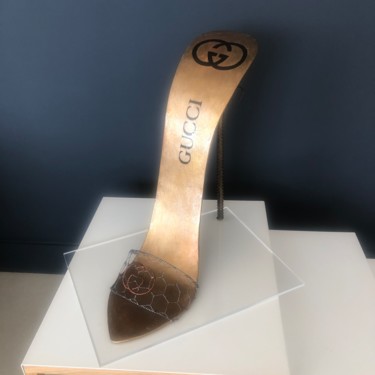 雕塑 标题为“Mule Gucci” 由Elisabeth D'Equainville, 原创艺术品, 树脂