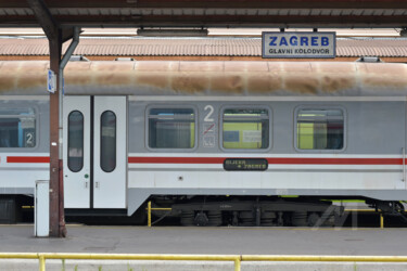 摄影 标题为“Train station in Za…” 由Alen Gurovic, 原创艺术品, 非操纵摄影