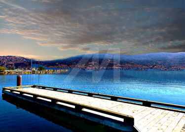 Canada - Okanagan Lake and Pier Photographie intitulée "Canada - Okanagan L…" par Clement Tsang, Œuvre d'art originale, Photographie numérique