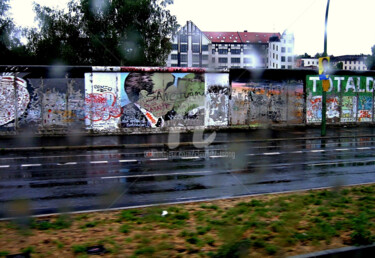 Europe - The Rainy Day #2 Photographie intitulée "Europe - The Rainy…" par Clement Tsang, Œuvre d'art originale, Photographie numérique