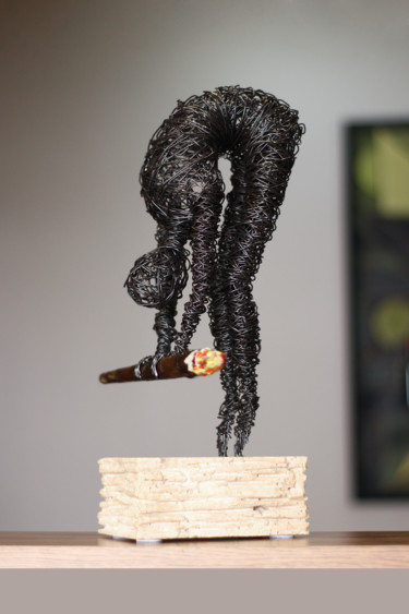 Please muse (39x16x27 3.4kg iron, travertine) Sculpture intitulée "Please muse (39x16x…" par Karen Axikyan, Œuvre d'art originale, Métaux