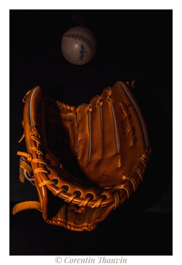 摄影 标题为“Baseball glove” 由Corentin Thauvin, 原创艺术品, 数码摄影