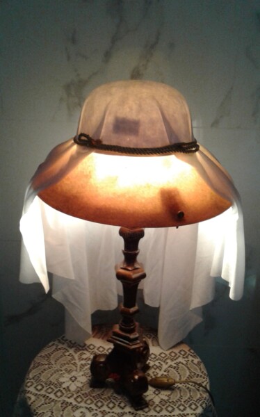 Design titled "la dis" by Ellaoachat, Original Artwork, Luminaire