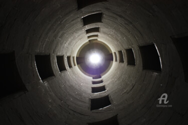Au bout du tunnel 摄影 标题为“Au bout du tunnel” 由Fabienne Soubrenie, 原创艺术品, 非操纵摄影 安装在纸板上